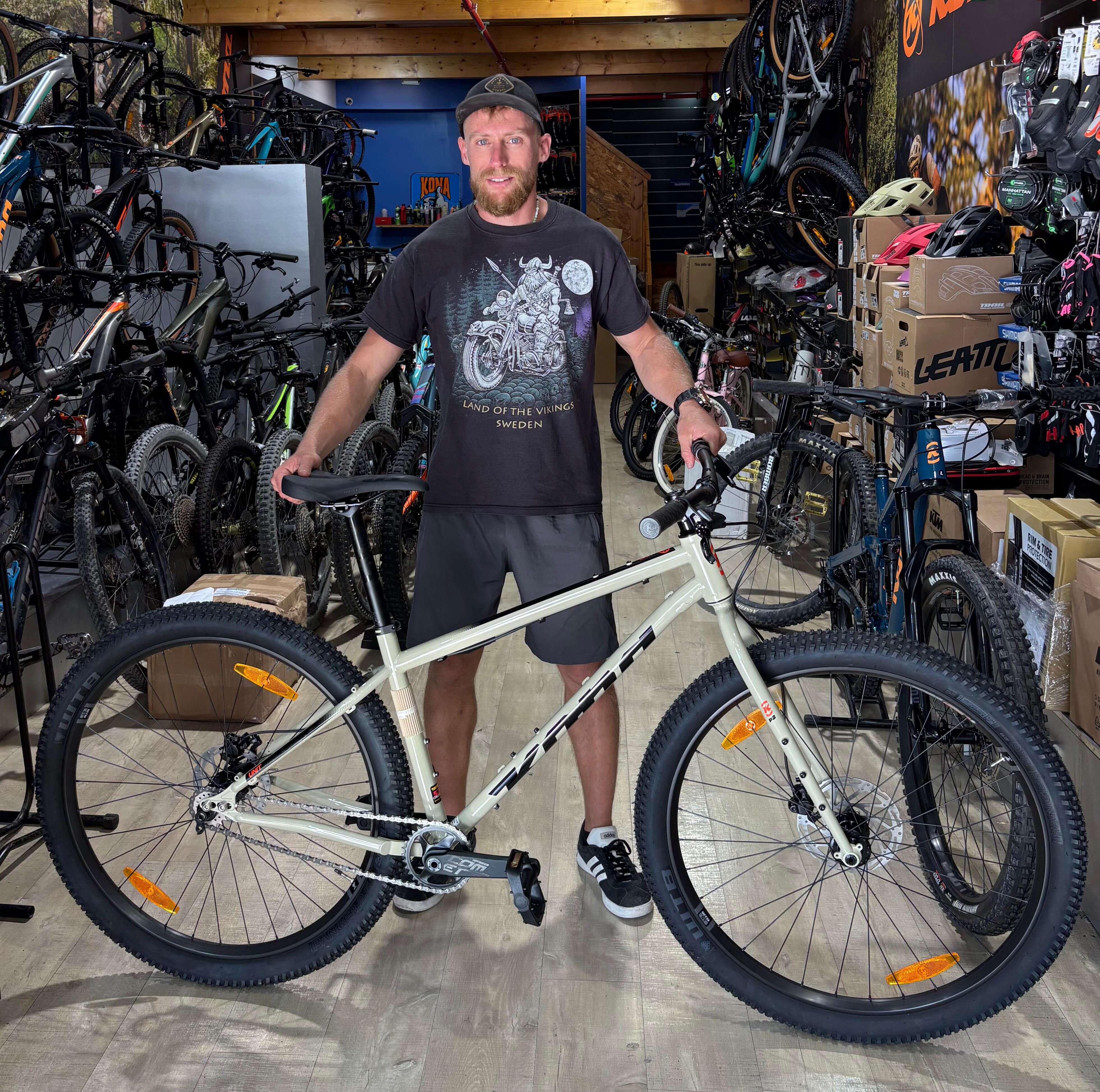 Kona Israel לוגו